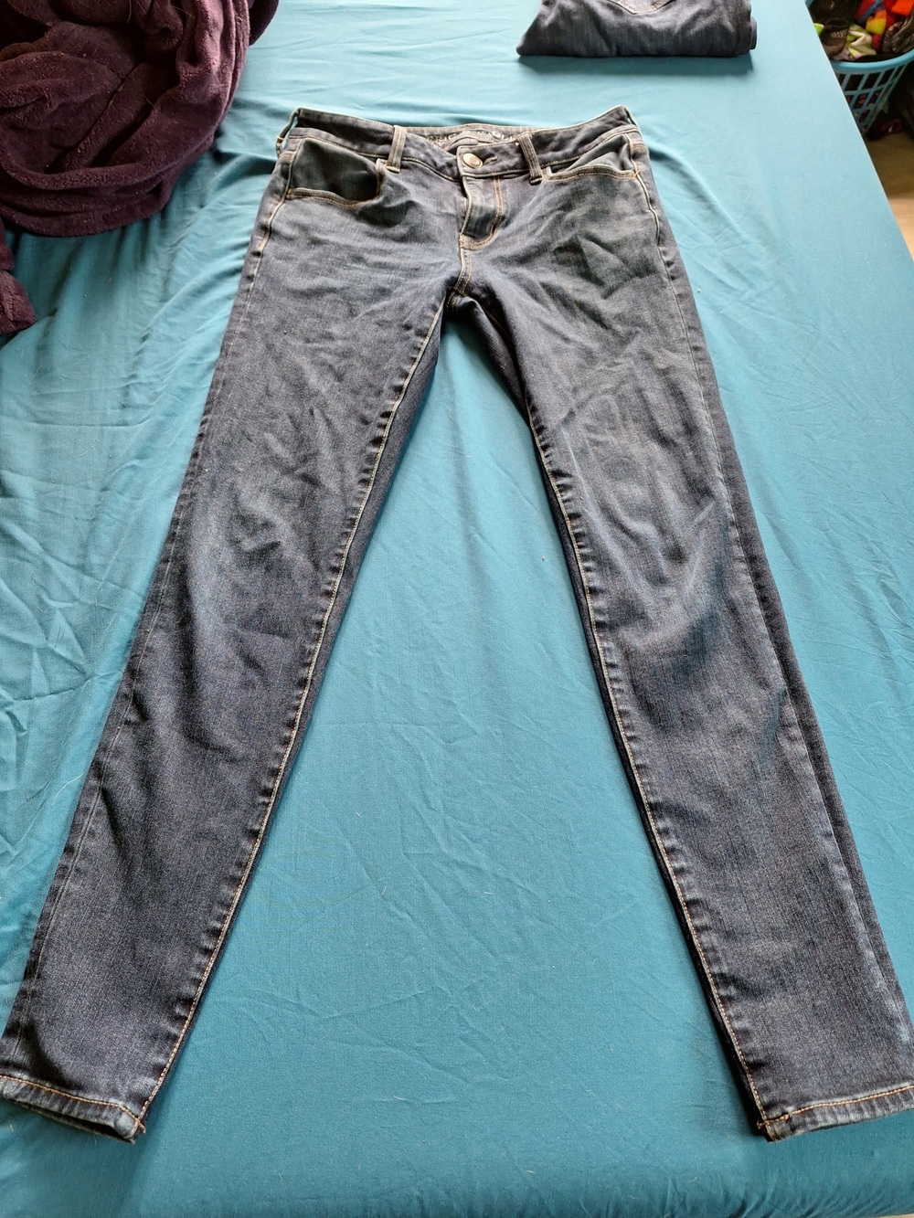 American Eagle Outfitters Skinny Jeans in Dark Blue Wash